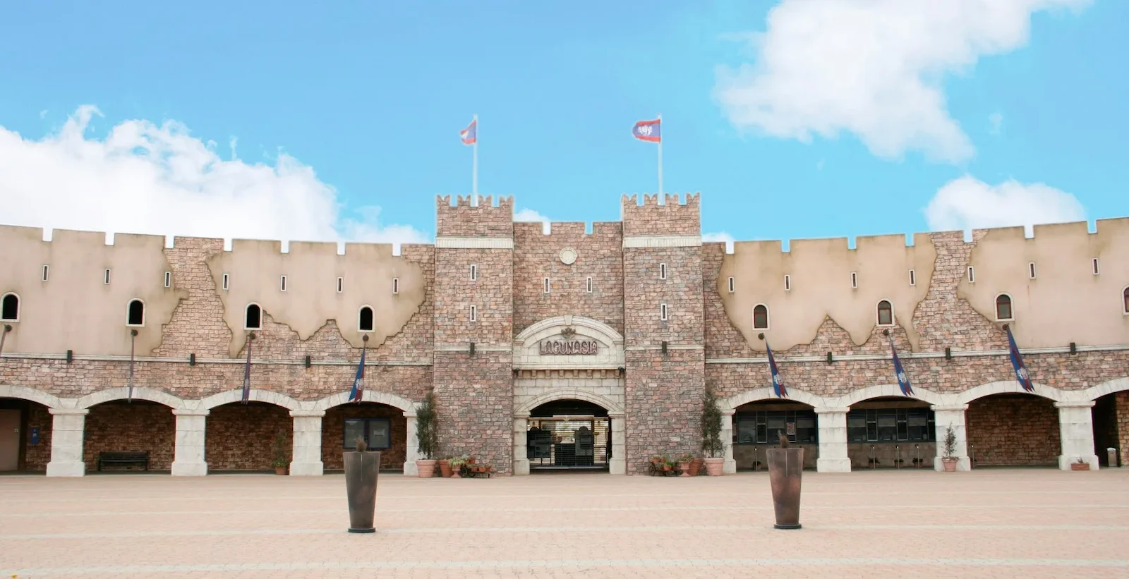 「ラグナシア」エントランス